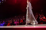Модель на показе в рамках Недели моды Mercedes-Benz Fashion Week Russia в ЦВЗ «Манеж» в Москве