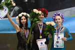 Победители Кубка России по&nbsp;фигурному катанию в&nbsp;Великом Новгороде на&nbsp;церемонии награждения. Слева направо: Елизавета Туктамышева, завоевавшая серебряную медаль, Евгения Медведева, завоевавшая золотую медаль, и Виктория Васильева, завоевавшая бронзовую медаль, 22 февраля 2019 года