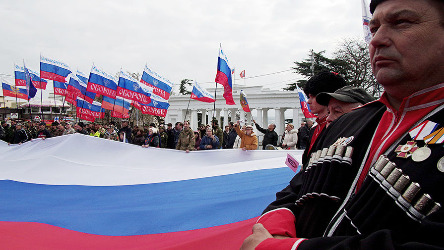 Участники отрядов Севастопольской обороны во время праздничных мероприятий, посвященных второй годовщине присоединения Крыма к&nbsp;России, на&nbsp;Графской пристани в&nbsp;Севастополе