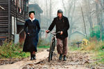 «Космос как предчувствие» (2005)
<br><br>
Драма с Евгением Мироновым и Евгением Цыгановым в главных ролях принесла Учителю Золотого «Святого Георгия» ММКФ-2005. Действие фильма разворачивается в конце 1950-х в портовом городе на Кольском полуострове. В один из дней размеренную жизнь персонажа Миронова нарушает таинственный человек, рассказывающий ему о стартовавшем отборе в космонавты. Юрия Гагарина в ленте сыграл Дмитрий Муляр.