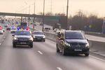 Кортеж патриарха Московского и всея Руси Кирилла во время движения по МКАД с молитвой об избавлении от вредоносного поветрия — коронавирусной инфекции, 3 апреля 2020 года