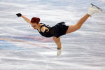 Александра Трусова во время выступления в произвольной программе женского одиночного катания на соревнованиях по фигурному катанию на XXIV зимних Олимпийских играх в Пекине, 17 февраля 2022 года