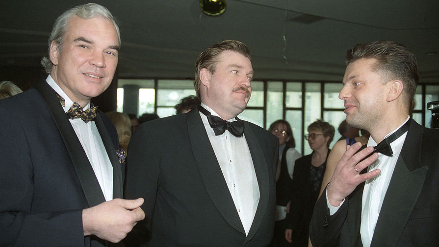 Телеведущие Владимир Молчанов, Евгений Киселев, Леонид Парфенов, 1997 год