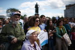 Участники митинга ученых «За науку и образование» в поддержку фонда «Династия» на Суворовской площади