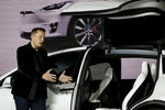 Глава Tesla Motors Элон Маск на премьере Tesla Model X