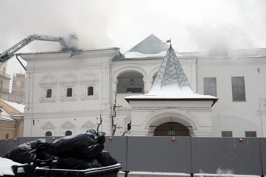Тушение пожара в&nbsp;усадьбе Лопухиных в&nbsp;Малом Знаменском переулке в&nbsp;Москве, 10&nbsp;декабря 2022&nbsp;года