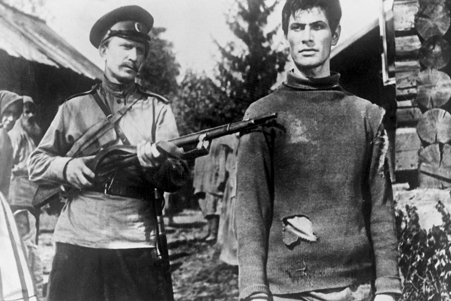 Актер Геннадий Юхтин в&nbsp;роли Метелицы (справа) в&nbsp;художественном фильме &laquo;Юность наших отцов&raquo;, снятом режиссерами Михаилом Каликом и Борисом Рыцаревым по&nbsp;роману Александра Фадеева &laquo;Разгром&raquo;, 1958&nbsp;год