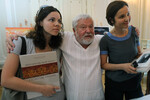 Режиссер Сергей Соловьев и актриса Татьяна Друбич с дочерью Анной Соловьевой (слева) на пресс-показе фильма «Анна Каренина» в Михайловском театре, Санкт-Петербург, 2009 год