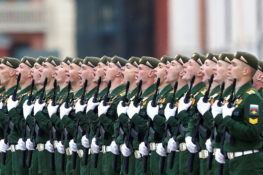 Курсанты Московского высшего военного командного училища на&nbsp;Красной площади в&nbsp;Москве во время военного парада в&nbsp;честь 76-й годовщины Победы в&nbsp;Великой Отечественной войне, 9&nbsp;мая 2021&nbsp;года
