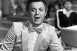 1980 год. Иосиф Кобзон во время съемок новогодней телепередачи «Голубой огонек». 