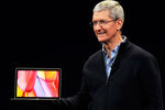 Тим Кук во время презентации Apple