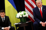 Президент Украины Владимир Зеленский и президент США Дональд Трамп во время встречи на полях Генассамблеи ООН в Нью-Йорке, 25 сентября 2019 года