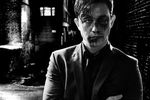 Кадр из фильма «Город грехов 2: Женщина, ради которой стоит убивать» (2014). Джозеф появился только во второй части знаменитой франшизы, где сыграл карточного шулера Джонни, бросающего вызов сенатору Рорку — самому опасному человеку города.