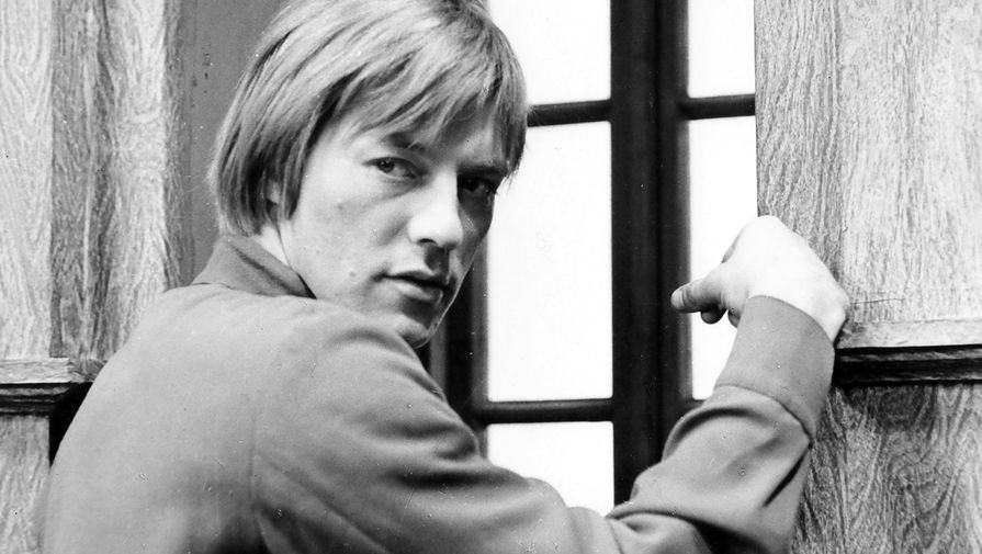 Актер Евгений Жариков в&nbsp;роли Николая Кондратьева в&nbsp;сериале «Рожденная революцией. Комиссар милиции рассказывает» (1974&mdash;1977)