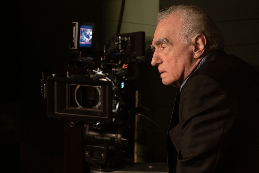 <b>«Мистер Скорсезе» (Mr. Scorsese) — мини-сериал, реж. Ребекка Миллер</b>
<br><br>
<b>Где и когда смотреть:</b> на&nbsp;Apple TV+ — с&nbsp;17 октября
<br><br>
В&nbsp;основу сериала легли интервью с&nbsp;самим Скорсезе, также в&nbsp;работе над&nbsp;доком приняли участие кинематографисты Стивен Спилберг и Пол Шредер, актеры Роберт Де Ниро, Дэниел Дэй-Льюис, Леонардо Дикаприо, Шэрон Стоун, Джоди Фостер, Марго Робби и Кейт Бланшетт, музыканты Мик Джаггер и Робби Робертсон, сценарист Джей Кокс, оператор Родриго Прието и монтажер Тельма Скунмейкер.
