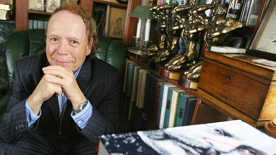 Эдвард Радзинский у себя дома, 2006 год