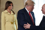 Первая леди США Меланья Трамп, президент США Дональд Трамп и президент России Владимир Путин во время встречи в Хельсинки, 16 июля 2018 года