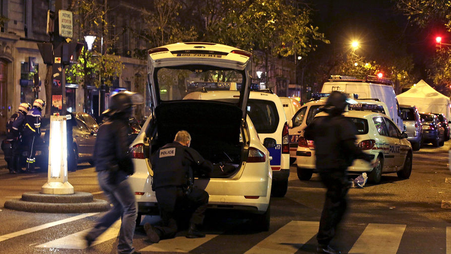 Полиция около театра Bataclan в Париже
