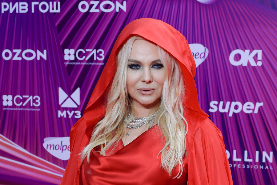 Певица Тамара Саксина (То-Ма) перед&nbsp;церемонией вручения премии &laquo;МУЗ-ТВ 2024. Возвращение&raquo; в&nbsp;&laquo;ЦСКА Арена&raquo;, Москва, 14&nbsp;июня 2024&nbsp;года 