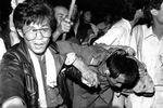 Захваченный студентами механик-водитель танка, 4 июня 1989 года