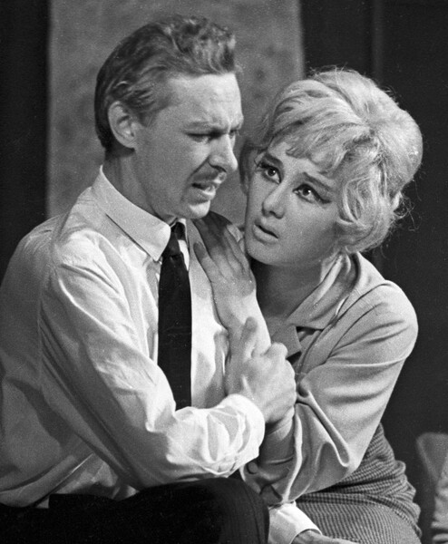 Олег Ефремов и Татьяна Лаврова в&nbsp;спектакле «Пятая колонна», 1962&nbsp;год