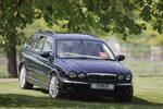Королева Елизавета II за рулем автомобиля Jaguar X Type, 2006 год