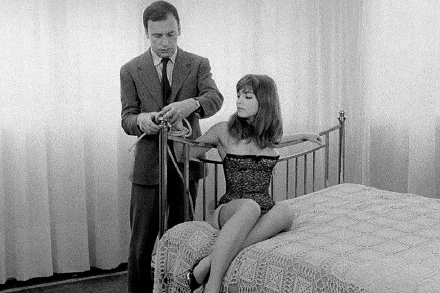 Кадр из&nbsp;фильма Алена Роб-Грийе &laquo;Трансъевропейский экспресс&raquo; (1966)