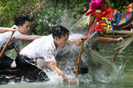 Состязание в&nbsp;рамках праздника драконьих лодок в&nbsp;провинции Чжэцзян, 30&nbsp;мая 2017&nbsp;года