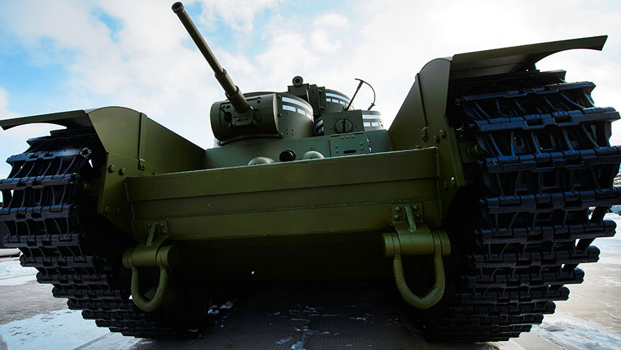 Т-35 — советский танк, разработанный в Харькове в 30-х годах XX века