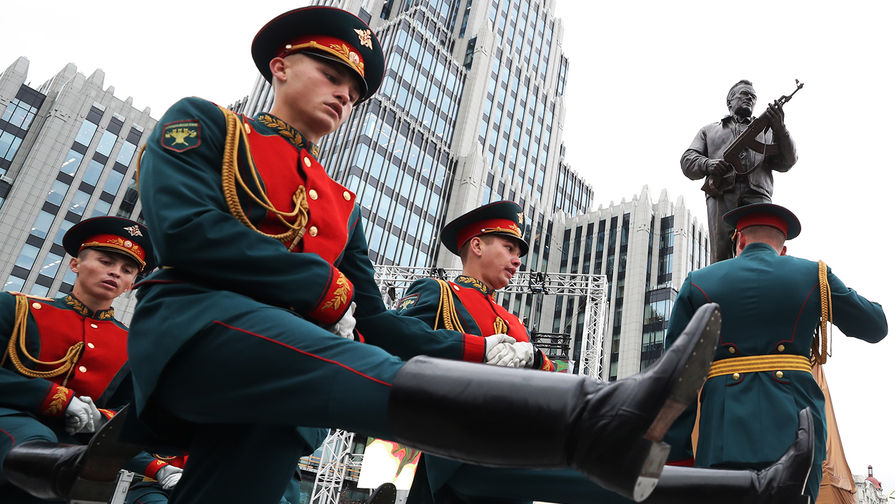 Церемония открытия памятника Михаилу Калашникову в&nbsp;центре Москвы, 19&nbsp;сентября 2017&nbsp;года