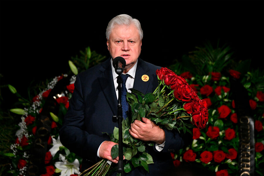 Руководитель фракции &laquo;Справедливая Россия&nbsp;- За&nbsp;правду&raquo; в&nbsp;Государственной Думе РФ Сергей Миронов на&nbsp;церемонии прощания с&nbsp;журналисткой и политологом Дарьей Дугиной в&nbsp;телецентре &laquo;Останкино&raquo; в&nbsp;Москве, 23&nbsp;августа 2022&nbsp;года