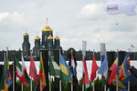 Аэростат с логотипом на фоне главного храма Вооруженных Сил (храм Воскресения Христова) на Международном военно-техническом форуме «Армия-2023» в Конгрессно-выставочном центре «Патриот», 14 августа 2023 год