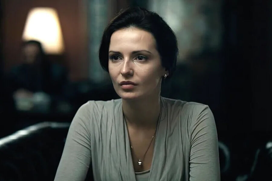 <b>«Эксперимент 5ive: Тайна» (2011)</b><br>
Короткометражный фильм &laquo;Тайна&raquo; &mdash; часть киноальманаха «Эксперимент 5IVE». Целью проекта стала демонстрация индивидуальности человеческого восприятия одного и того же явления. По&nbsp;сюжету &laquo;Тайны&raquo; жена нанимает частного детектива, чтобы узнать, что скрывает от нее муж, &mdash; и получает конверт, который не решается вскрывать.
