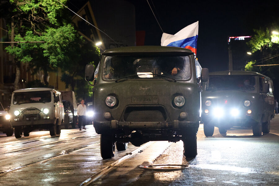 Бойцы ЧВК «Вагнер» покидают Ростов-на-Дону, 24&nbsp;июня 2023&nbsp;года
