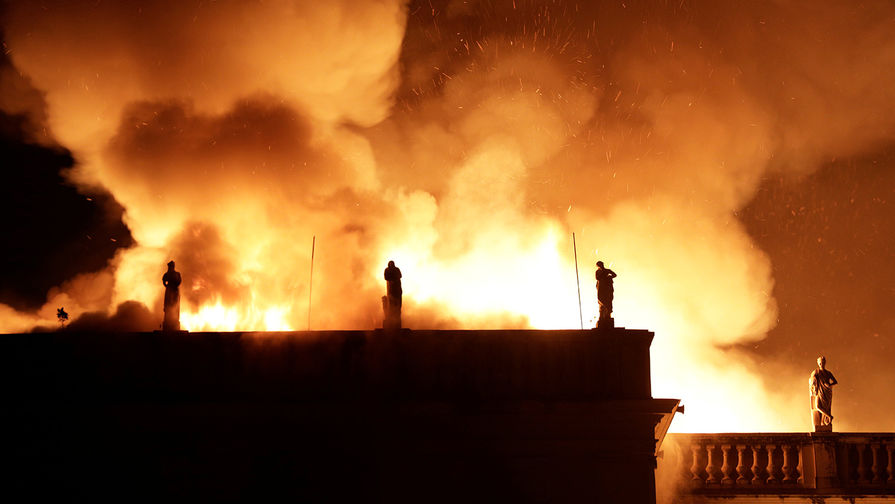 Во время пожара в&nbsp;Национальном музее Бразилии в&nbsp;Рио-де-Жанейро
