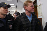 <b>Сергей Фомин, 36 лет.</b> Обвиняется в участии в массовых беспорядках (ч. 2 ст. 212 УК). Ему грозит до пяти лет лишения свободы. Вину не признаёт. 