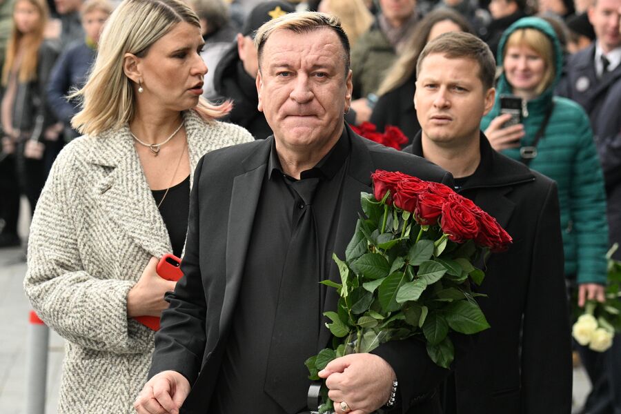 Певец Сергей Пенкин на&nbsp;церемонии прощания с&nbsp;артистом Борисом Моисеевым на&nbsp;Троекуровском кладбище, 2&nbsp;октября 2022&nbsp;года