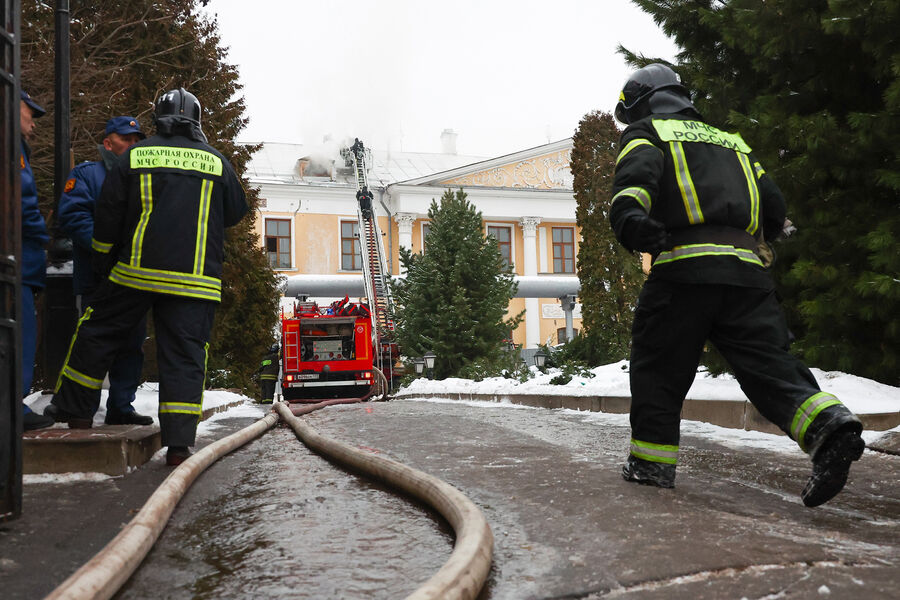 Тушение пожара в&nbsp;усадьбе Лопухиных в&nbsp;Малом Знаменском переулке в&nbsp;Москве, 10&nbsp;декабря 2022&nbsp;года
