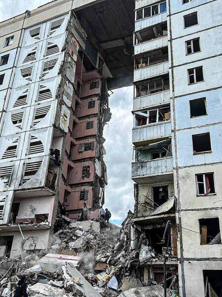 На&nbsp;месте обрушения подъезда в&nbsp;жилом доме в&nbsp;Белгороде, 12&nbsp;мая 2024&nbsp;года