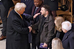 Избранный президент США Дональд Трамп и президент Украины Владимир Зеленский на торжественной церемонии открытия Нотр-Дам после пятилетней реставрации, Париж, 7 декабря 2024 года