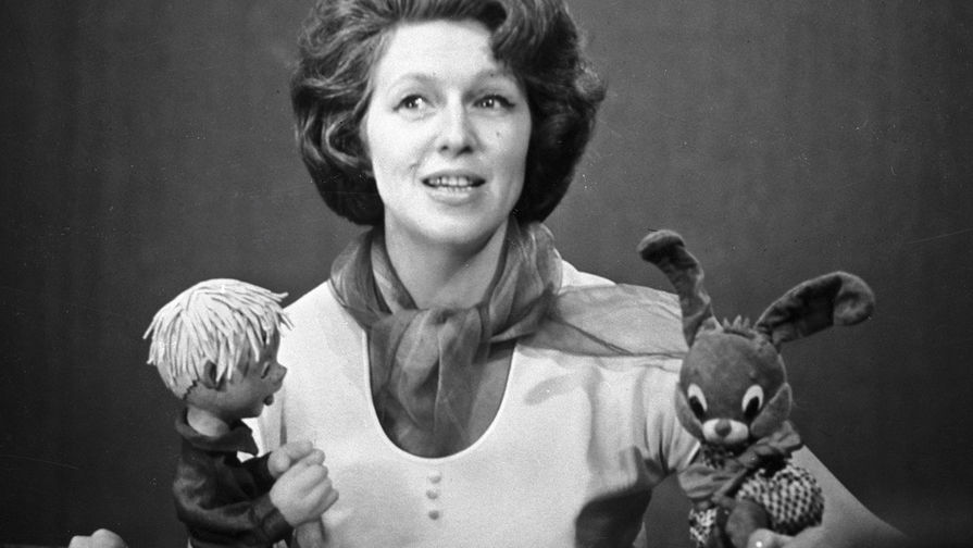 Валентина Леонтьева ведет телепередачу «Спокойной ночи, малыши!», 1966 год