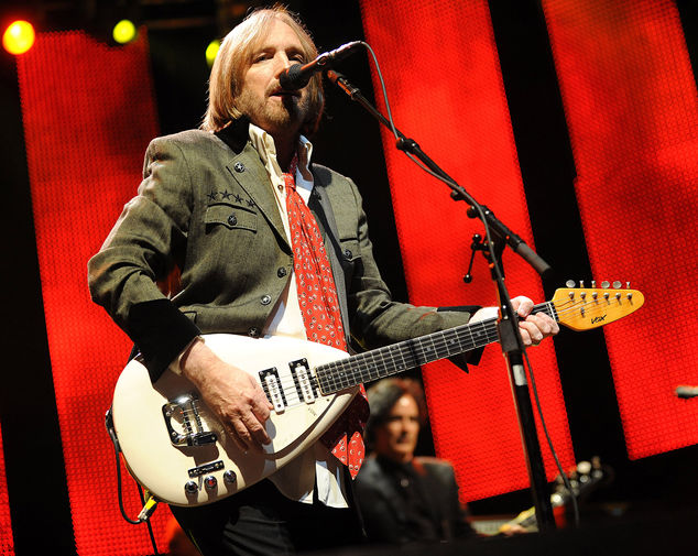 Том Петти и группа The Heartbreakers во время концерта в&nbsp;Северной Каролине, 2010 год