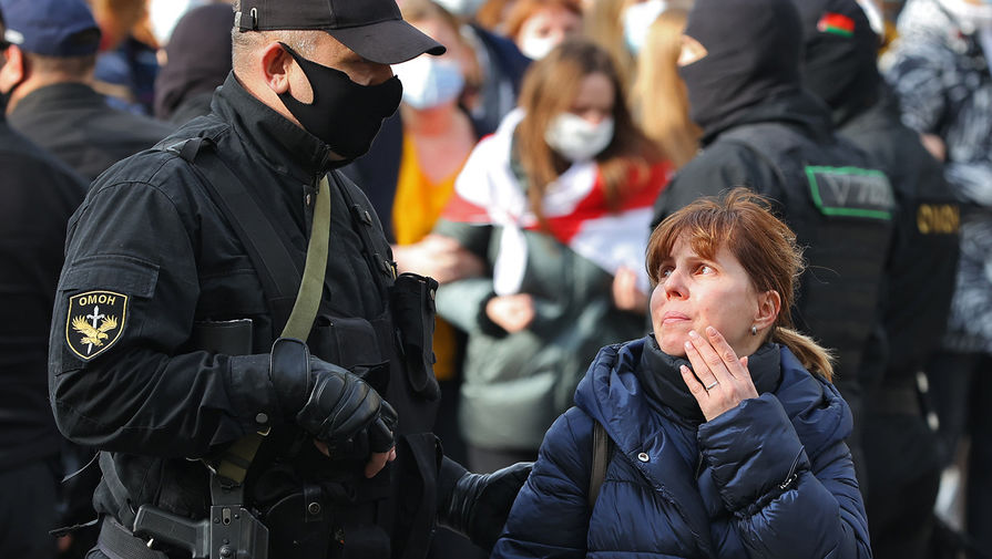 Участники акции протеста в центре Минска, 26 октября 2020 года