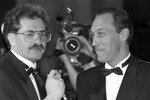 Актер Олег Янковский и ведущий телепередачи «Тема» Влад Листьев (слева) на кинофестивале «Кинотавр» , 1992 год 