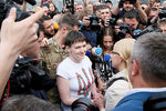 Надежда Савченко в аэропорту Киева