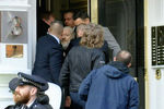 Во время задержания основателя WikiLeaks Джулиана Ассанжа около посольства Эквадора в Лондоне, 11 апреля 2019 года. Кадр из видео
