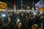 Сторонники оппозиции на митинге в Белграде, Сербия, 24 декабря 2023 года