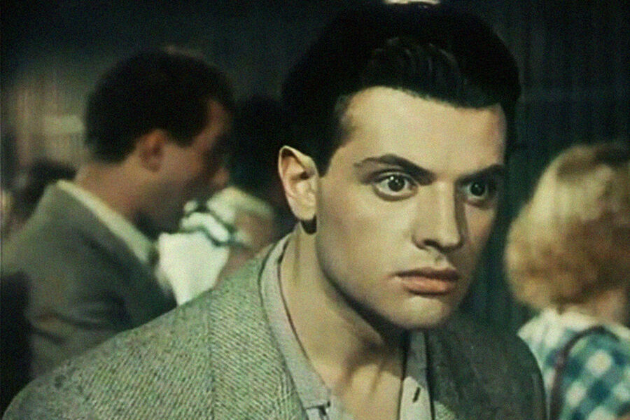 Александр Ширвиндт в&nbsp;кадре из&nbsp;фильма &laquo;Она Вас любит&raquo; (1956)