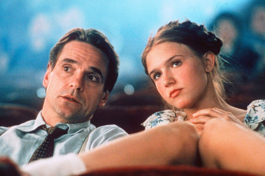 Кадр из&nbsp;фильма «Лолита» (1997)