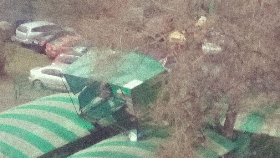 Последствия штормового ветра в&nbsp;районе Бескудниково в&nbsp;Москве, 21 апреля 2018 года